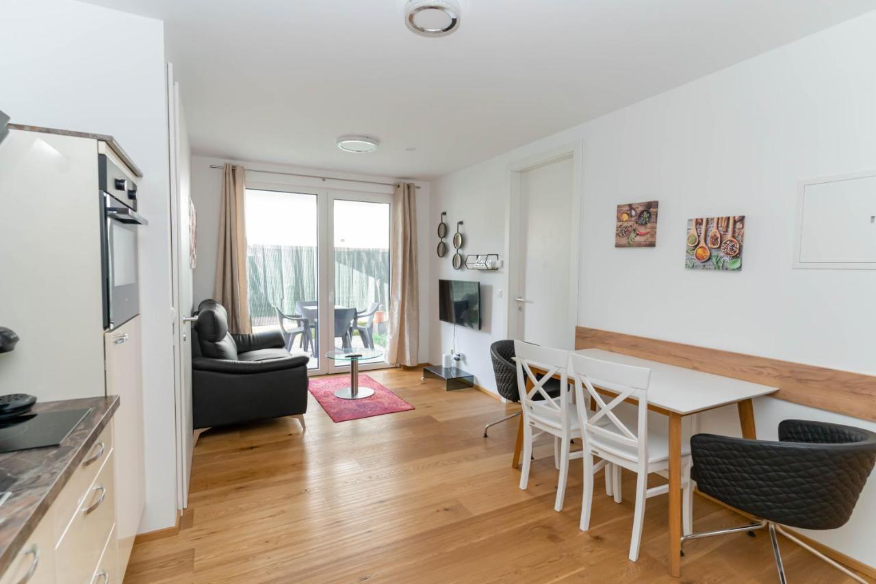 Modern Apartment With Tiny Garden Near City Center ウィーン エクステリア 写真