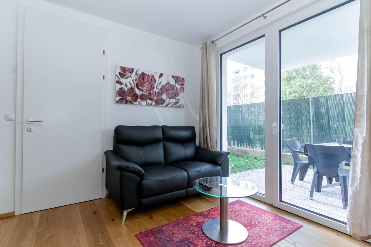 Modern Apartment With Tiny Garden Near City Center ウィーン エクステリア 写真