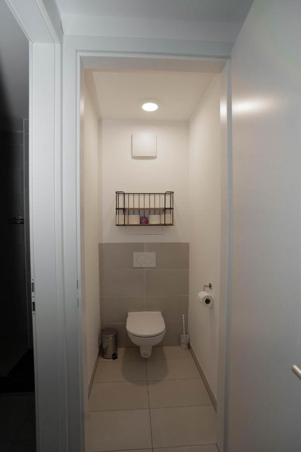 Modern Apartment With Tiny Garden Near City Center ウィーン エクステリア 写真